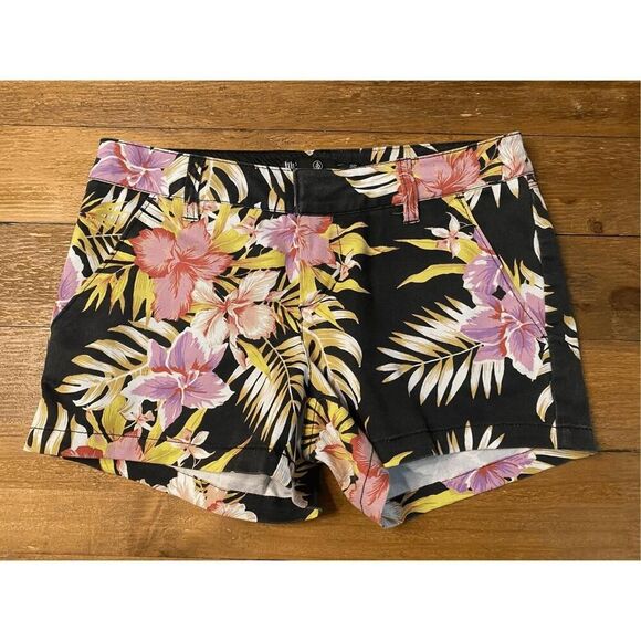 Volcom Pants - Volcom size 24 Women's Frochickie 3" Chino Shorts black floral